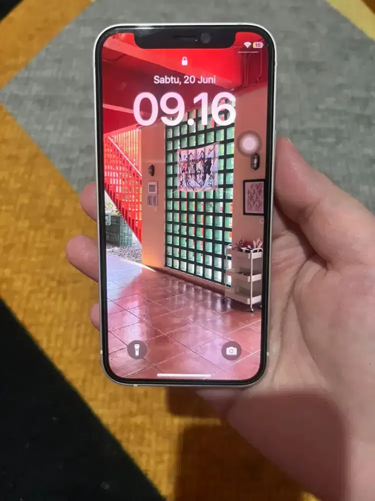 iphone mini 12 white