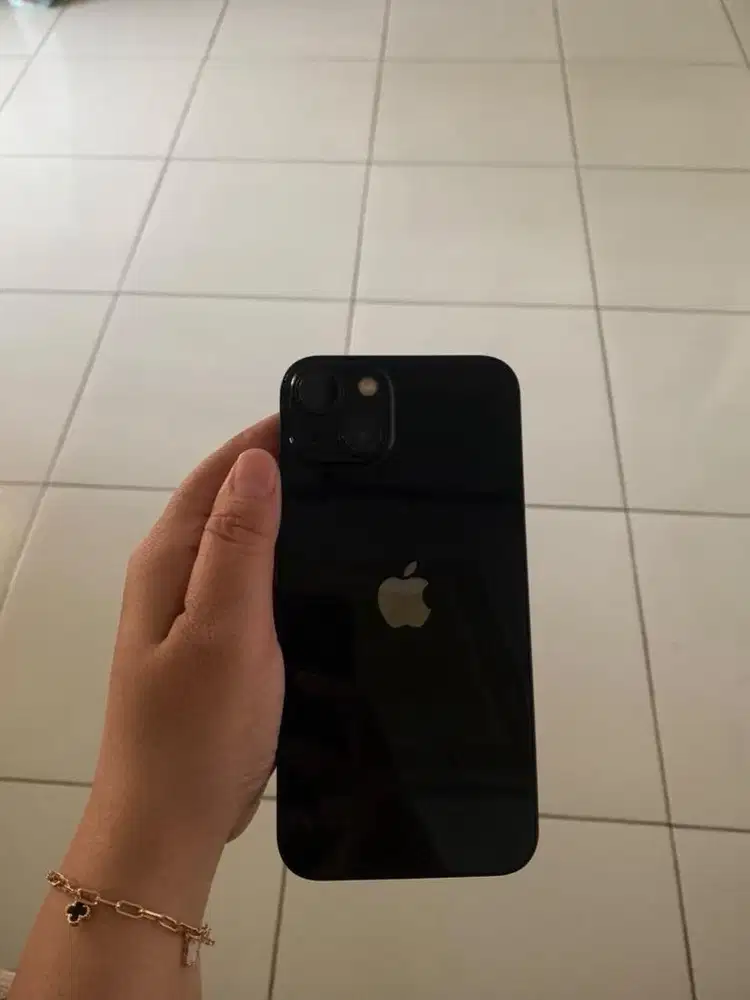 iphone 13 128gb ibox garansi on dark blue