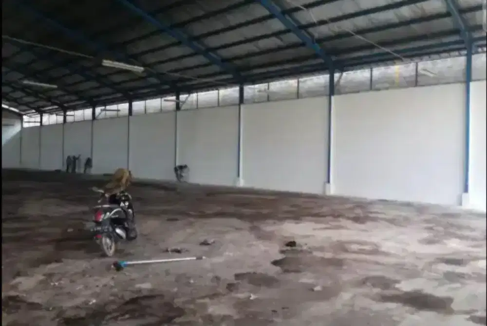 Jual cepat...gudang LT/LB : 2000/1300m2 Jl. Cibolerang