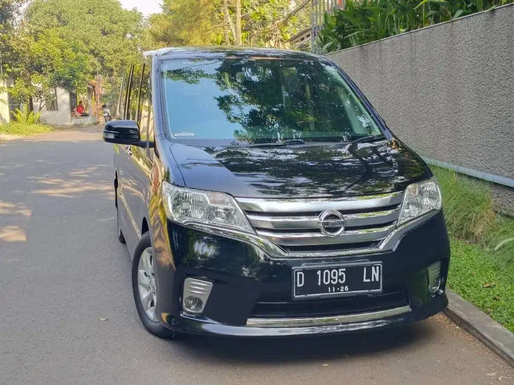nissan serena HWS 2.0 at matic 2013 hitam mulus bandung