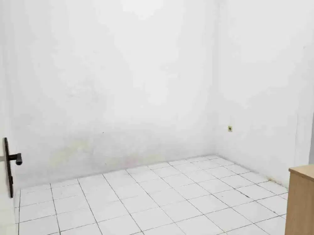 rumah siap huni 1,5 lantai di pondok indah