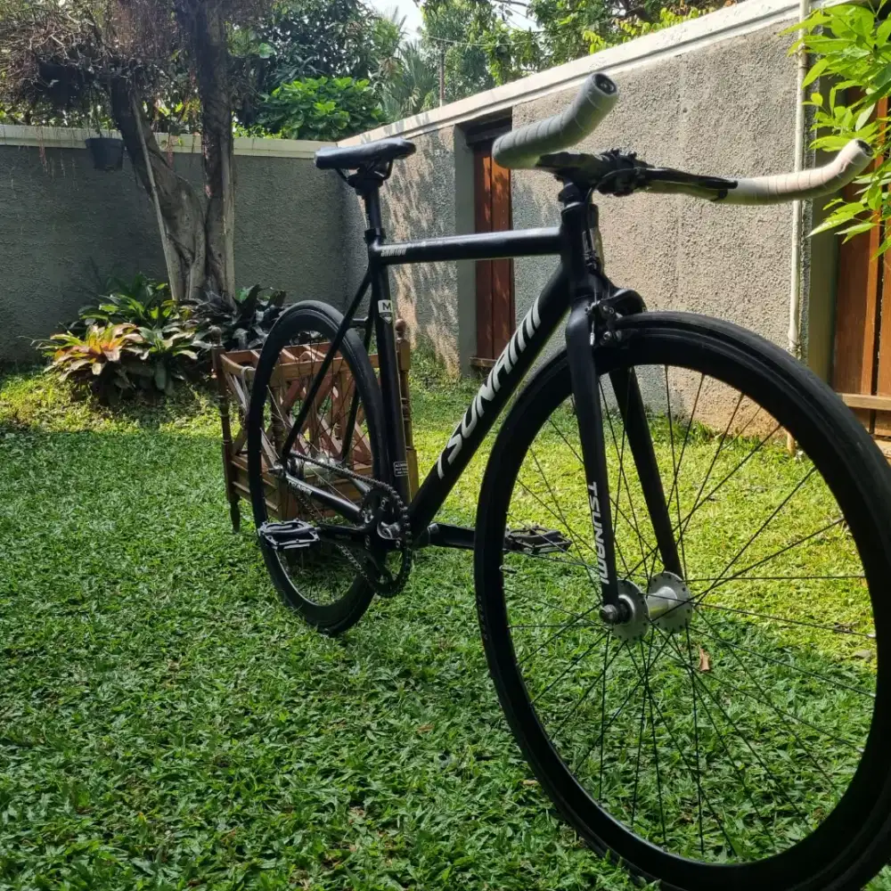 Sepeda Fixie Tsunami SNM 100 Hitam