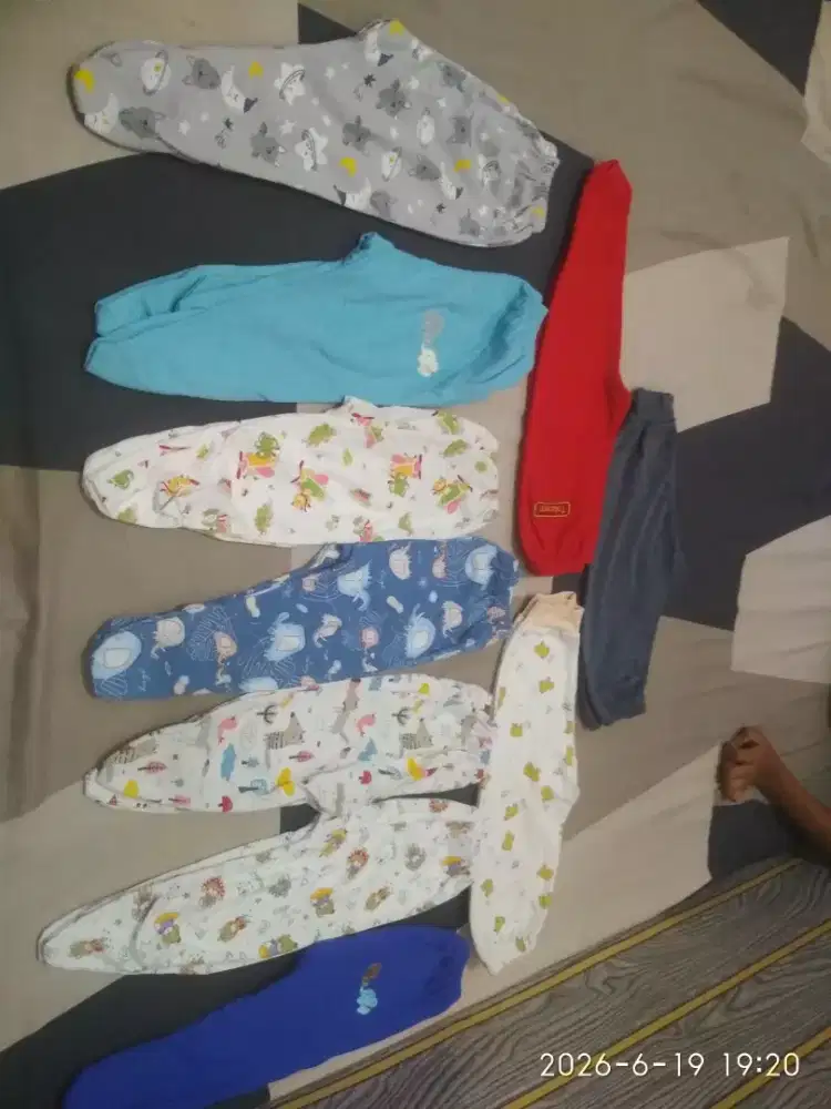 Celana bayi usia 3-6bln
