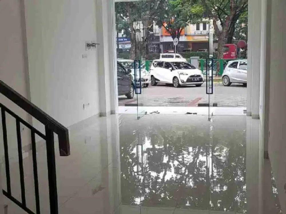 Jual Ruko 3 Lantai Lokasi Strategis Pasar Modern BSD Tangsel, Fl