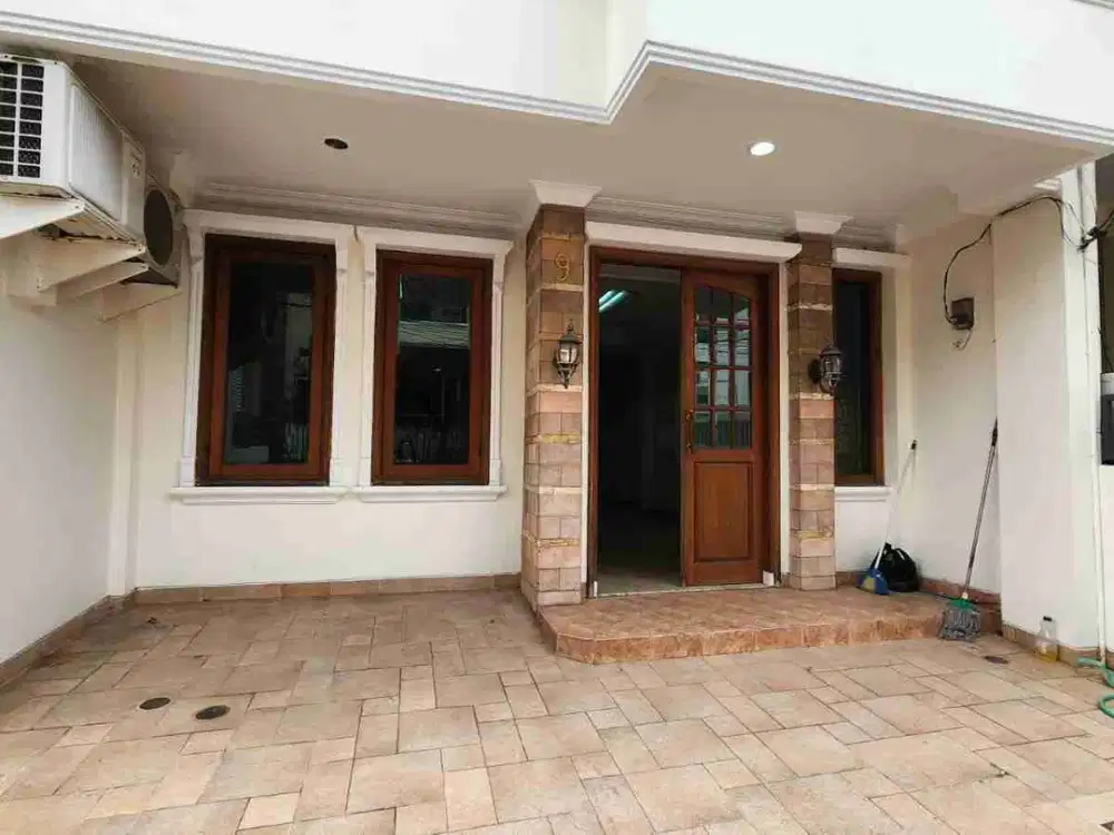 Dijual cepat rumah di Summarecon Kelapa Gading Jakarta Utara