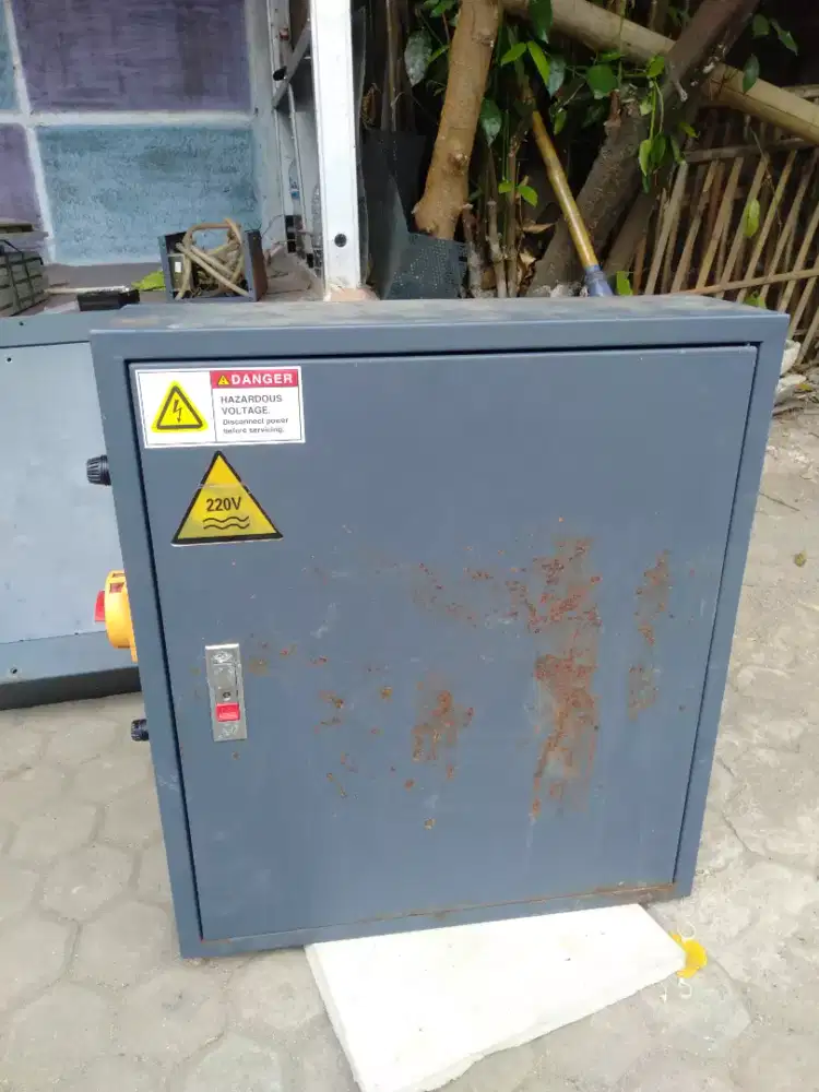 PHANEL LISTRIK PLUS ISINYA