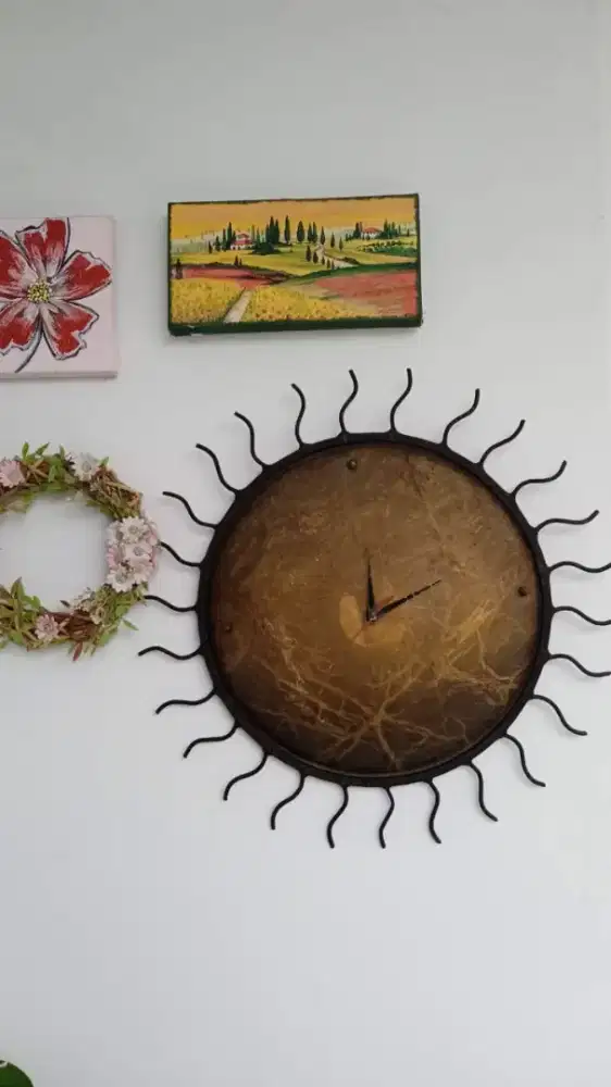 Jam dinding hiasan kulas baja antik vintage