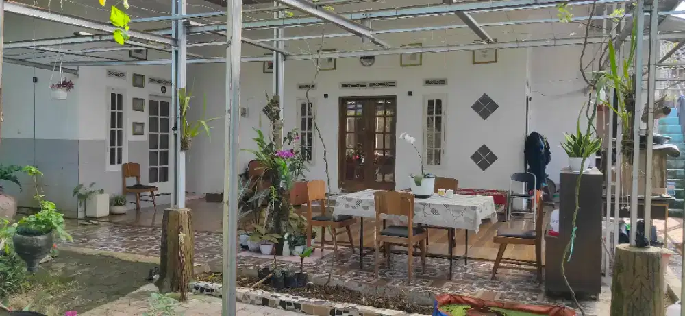 Jual rumah dan tanah luas 868 m