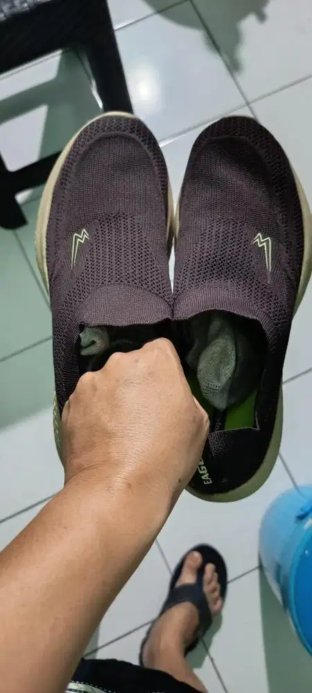 Sepatu eagle uk 40 (24,5cm)