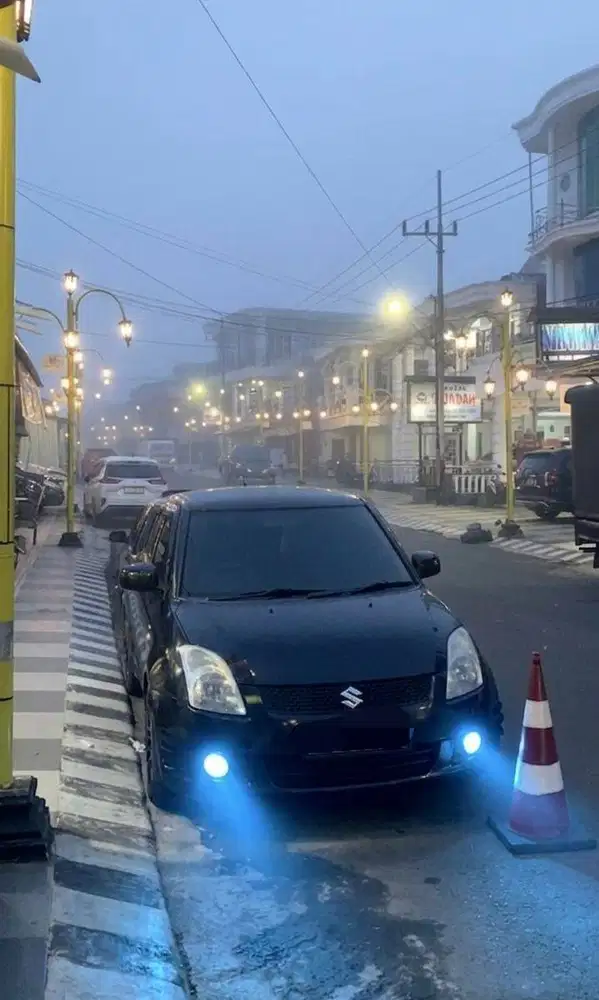Suzuki Swift GL 2012 MT Hitam