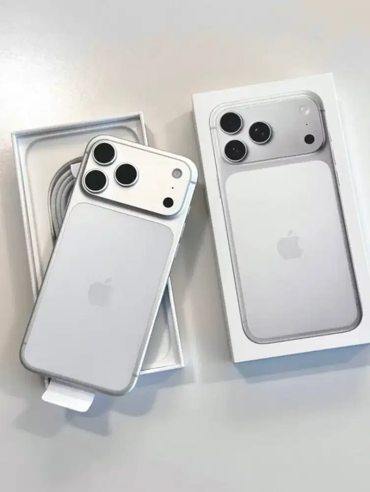 IPHONE 17 PROMAX SILVER 512