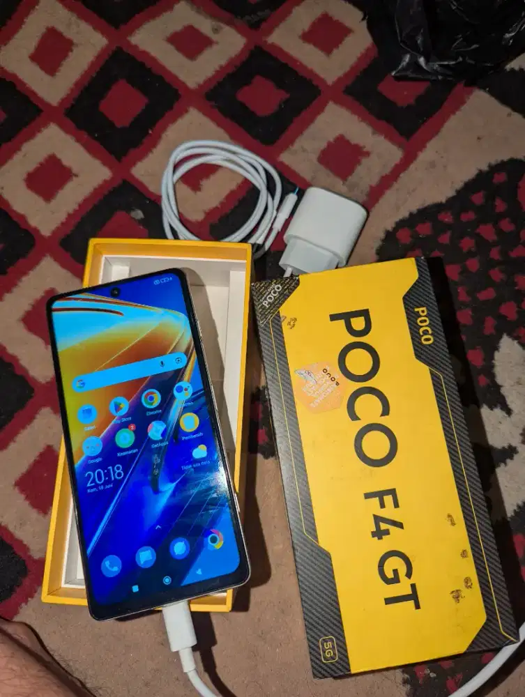 Poco F4 GT ram 12/256