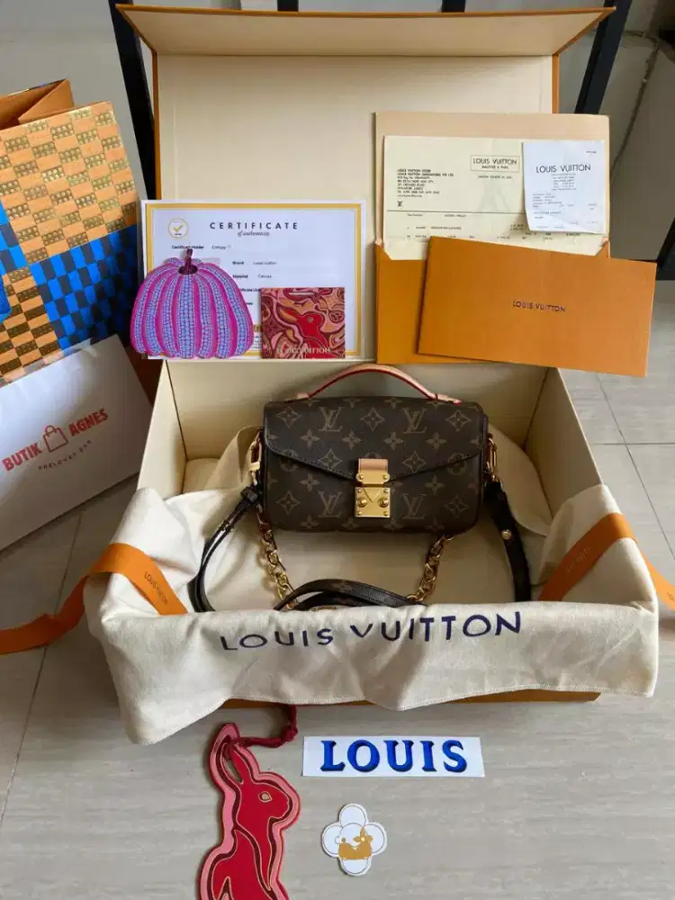 Nego Preloved Pochette Métis East West Monogram Authentic