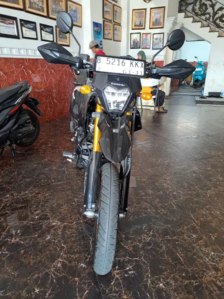 DP PROMO KAWASAKI KLX 150 TIPE SM 2025 KM.2RIBU BISA CASH KREDIT TRADE