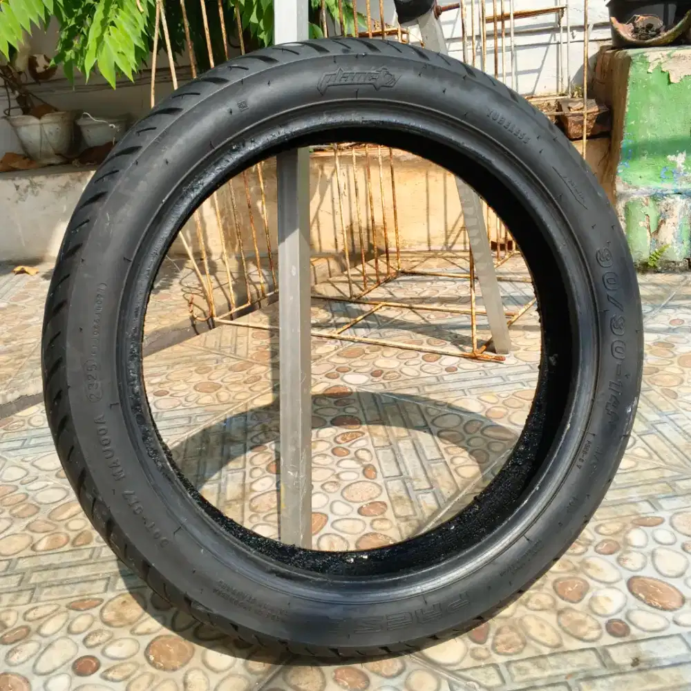 Ban Tubeless Presa 90/90 Ring 14