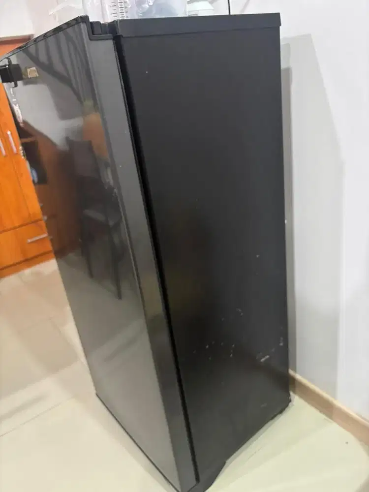 Kulkas aqua 1 pintu