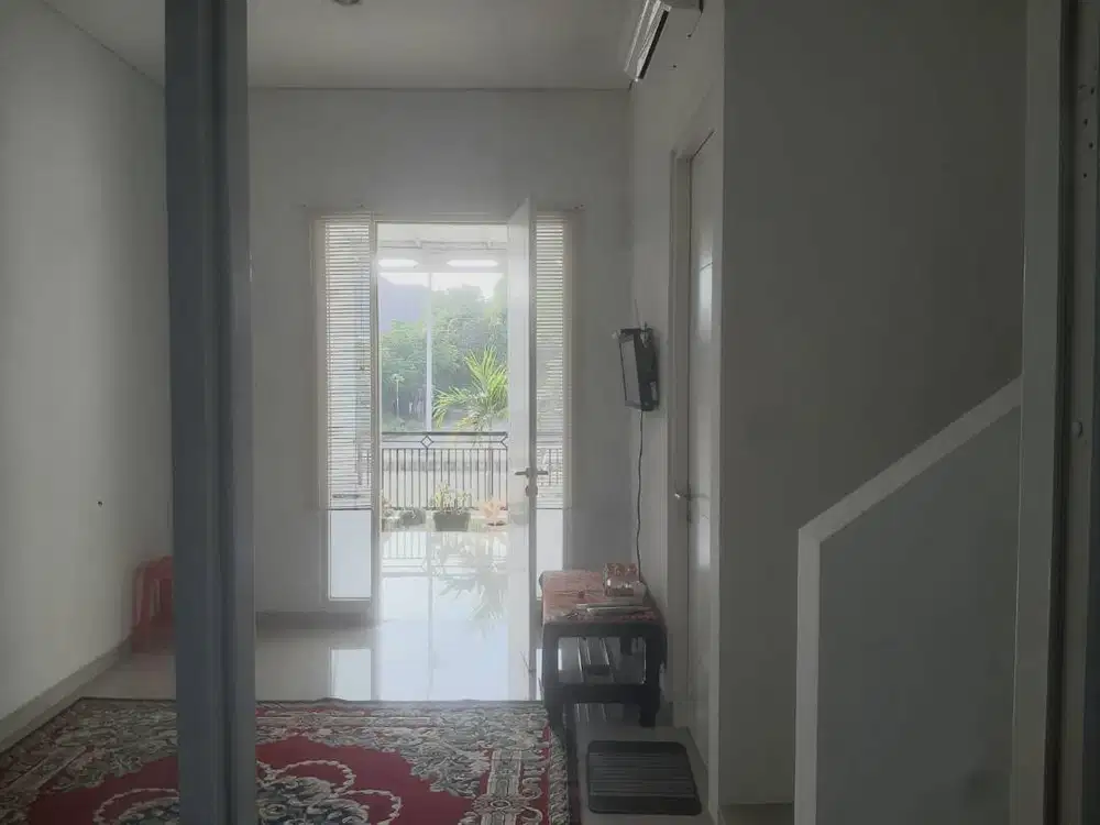 TAMAN PONDOK JATI Dikontrakkan Rumah tinggal 2 lantai