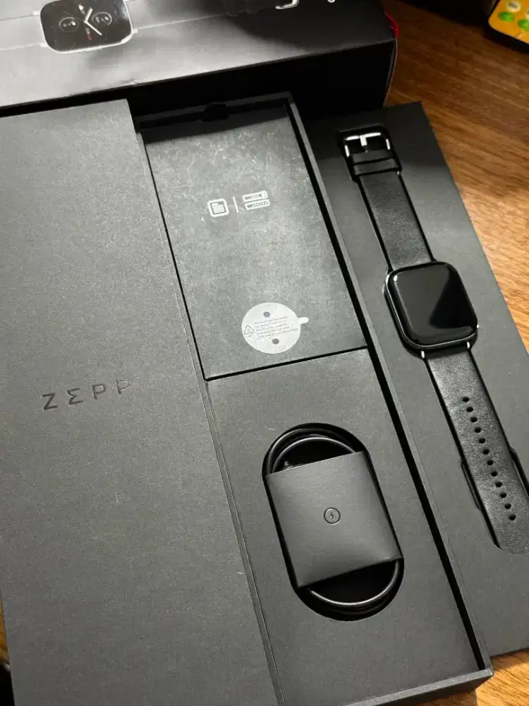 WTS Zepp E Square Midnight Black Fullset Like New 99% AMOLED Premium
