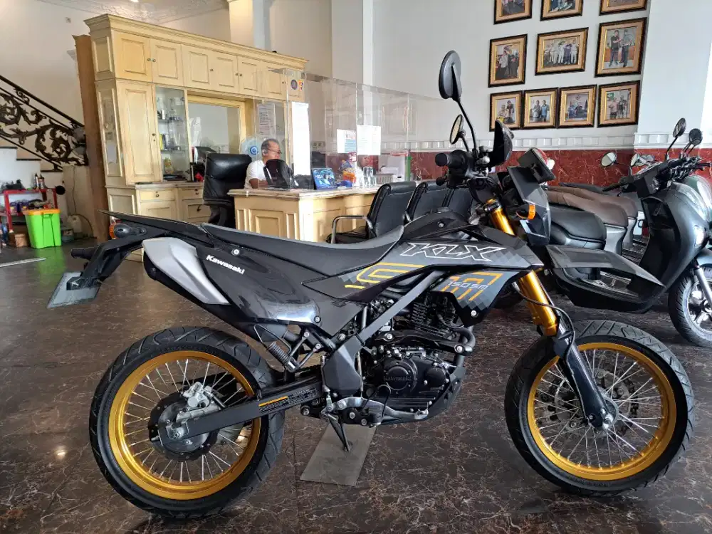 DP PROMO KAWASAKI KLX 150 TIPE SM 2025 KM.2RIBU BISA CASH KREDIT TRADE