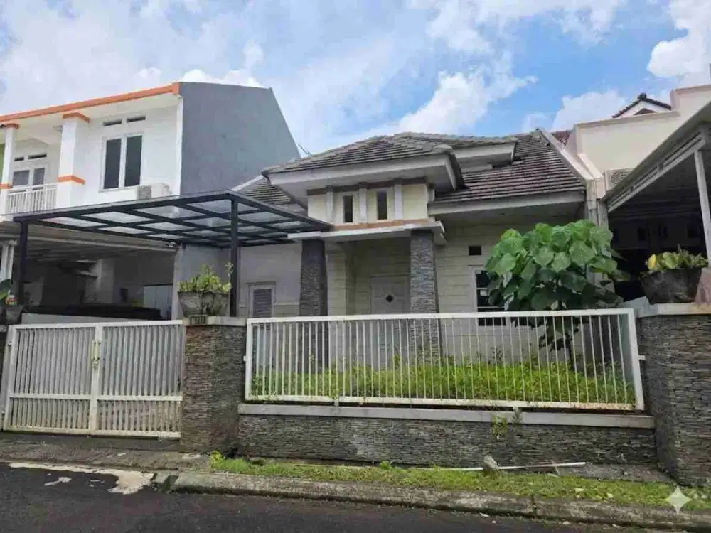 Rumah Strategis di Puri Gading Jatiwarna, Bekasi