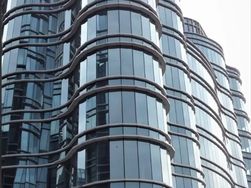 Jual Gedung Perkantoran Jalan Raya di Pluit Jakut