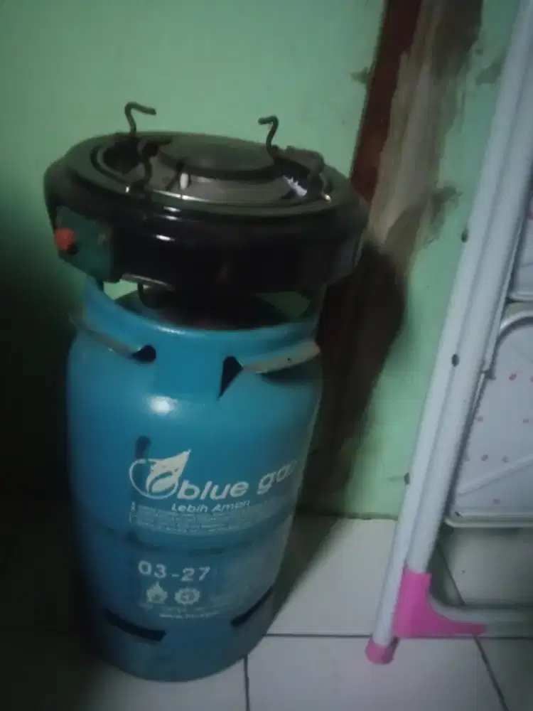 Tabung nya saja plus kompor diatas tabung