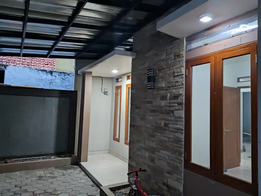 Disewakan Rumah Semi Cluster