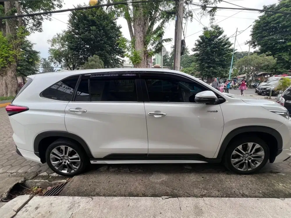 Toyota Innova Zenix Q hybrid