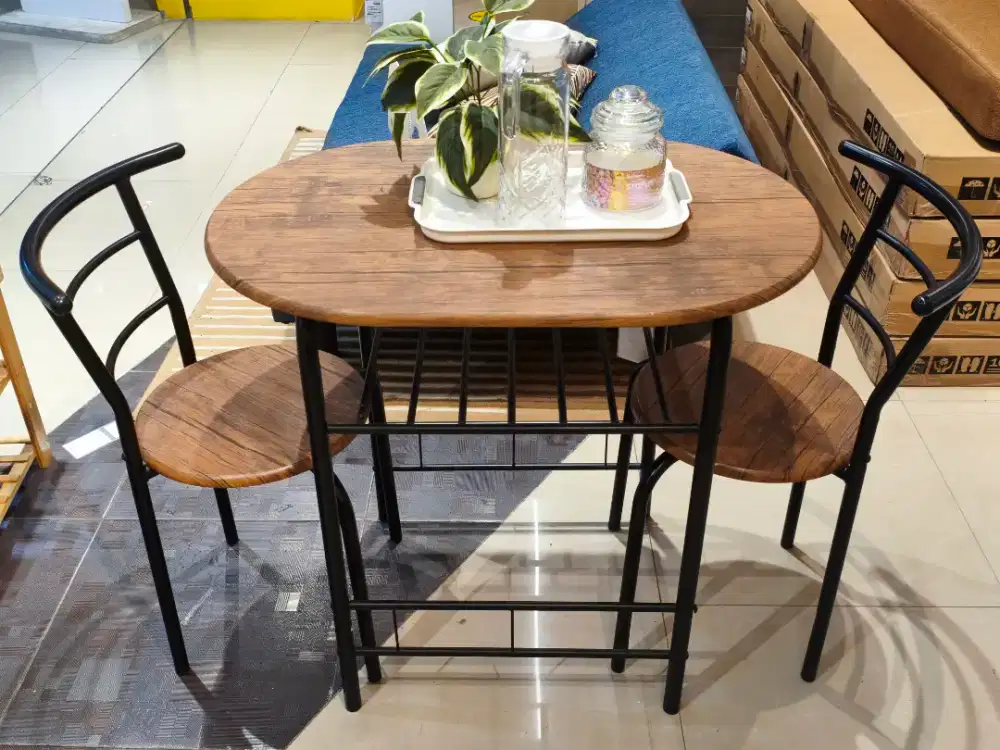 Solusi Meja Makan Minimalis untuk Ruangan Lebih Hemat Tempat!