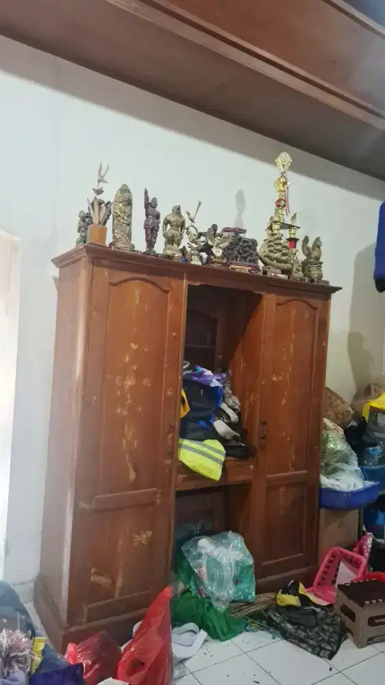 LEMARI KAYU JADUL