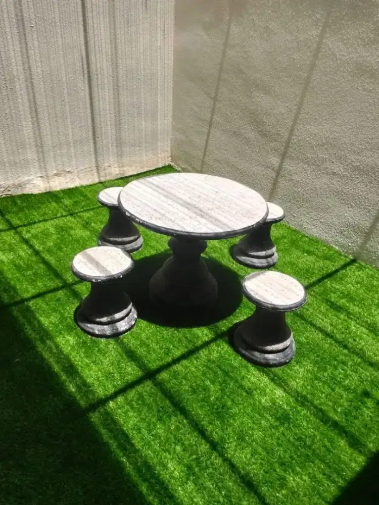 Rumput sintetis cocok untuk indoor atau outdoor