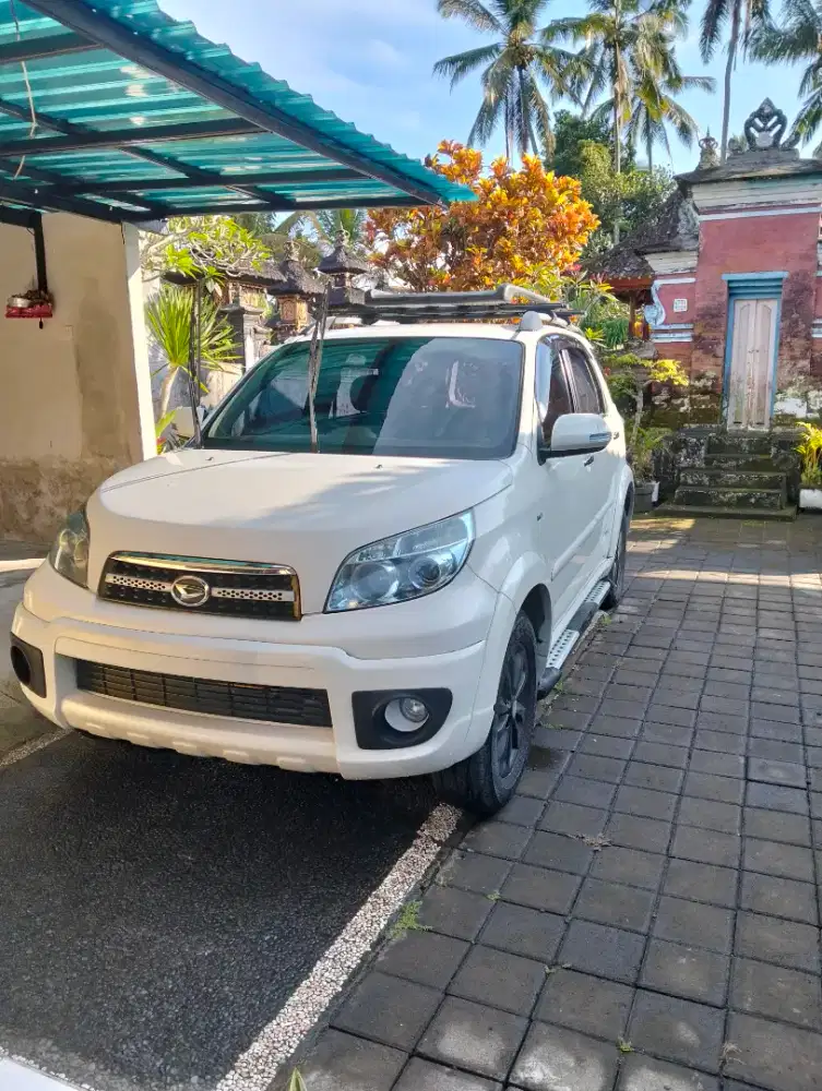 Terios Adventure 2013 Manual Asli Bali – Terawat & Nyaman
