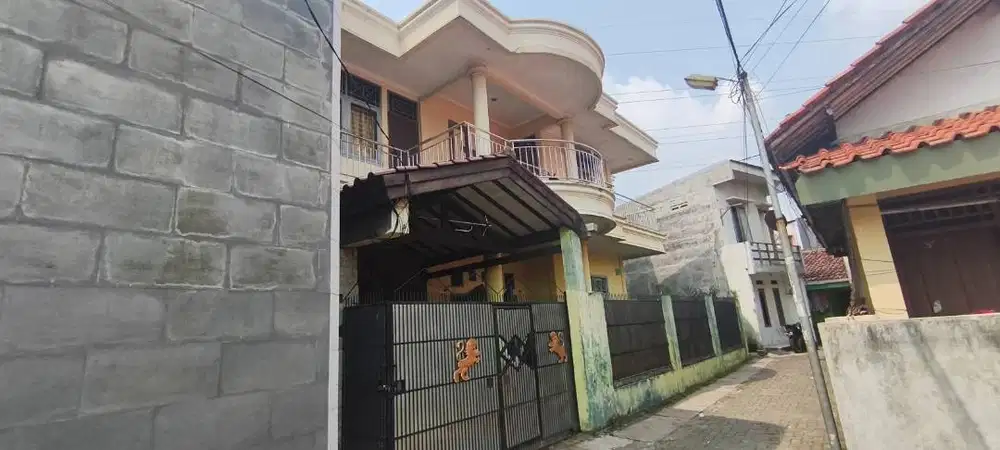 Rumah 2 lantai lokasi strategis Cipondoh tangerang banten dekat danau