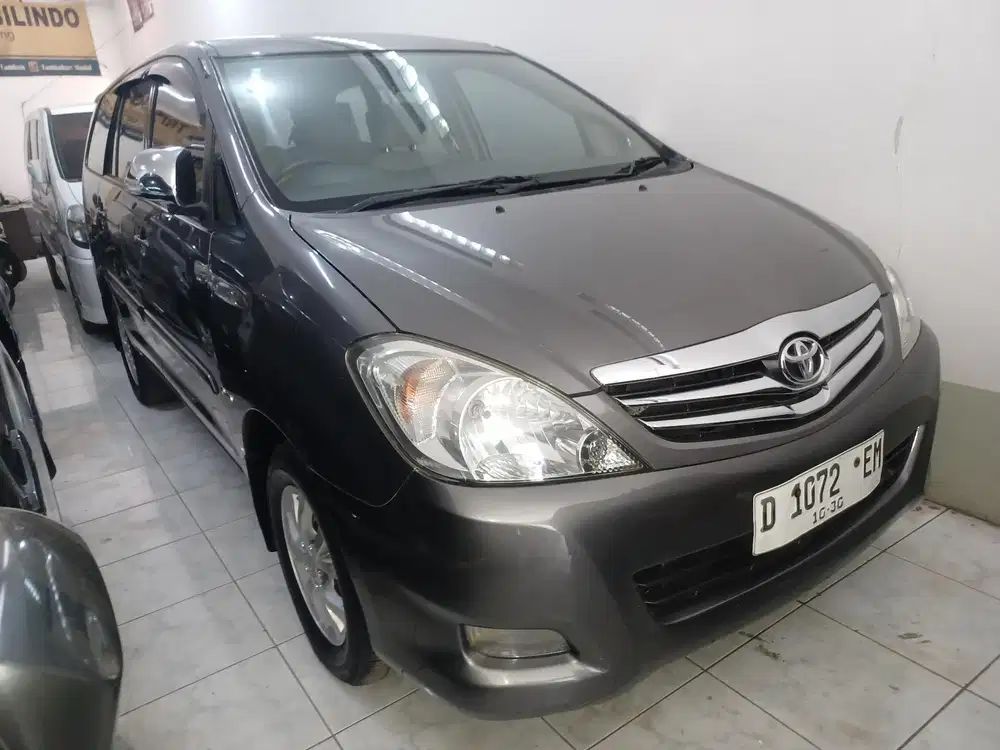 Toyota Kijang Innova 2010 Diesel