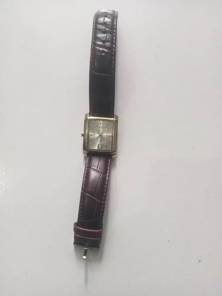 Jam tangan  wanita Ori merk aigner