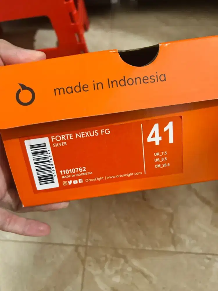 Sepatu Bola Ortuseight Forte Nexus FG ukuran 41, seperti baru
