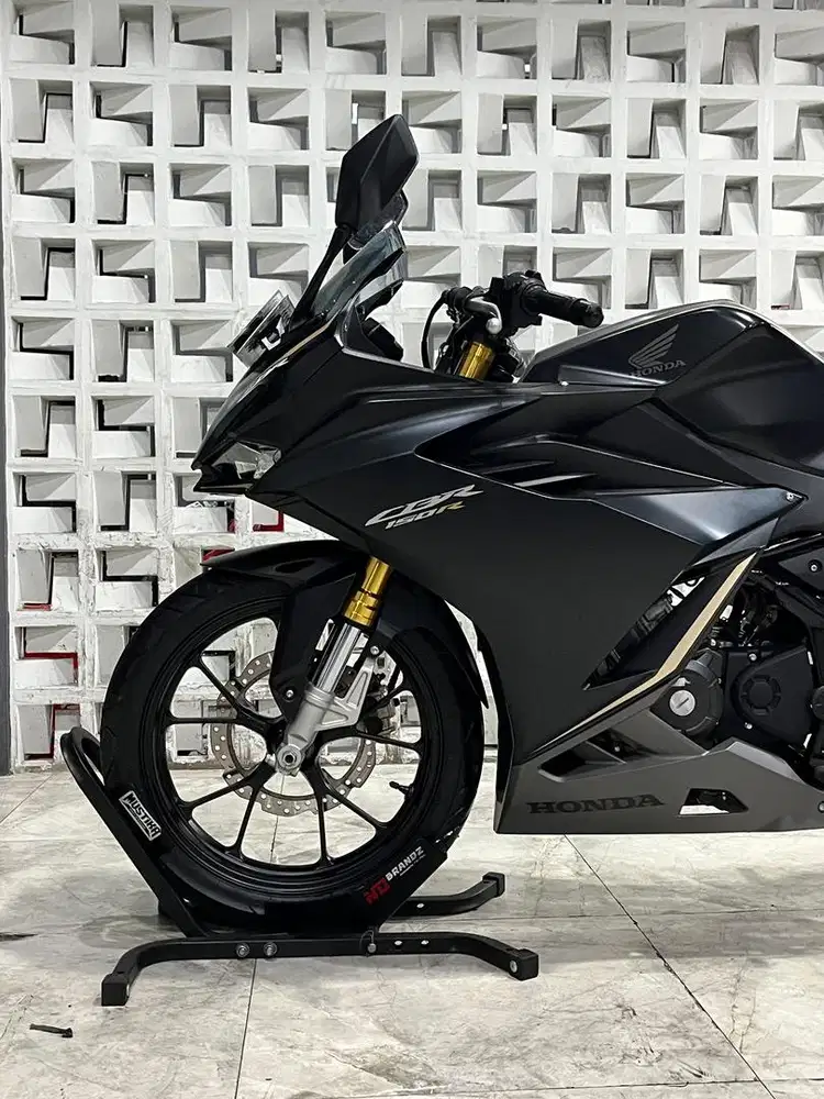 Stok Terbatas!!Honda CBR 150 th 2024 - Ayu Mustika
