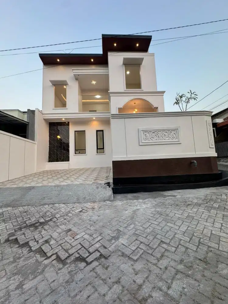 RUMAH LUAS LEGA BANGUNAN BARU DI SEMARANG BARAT