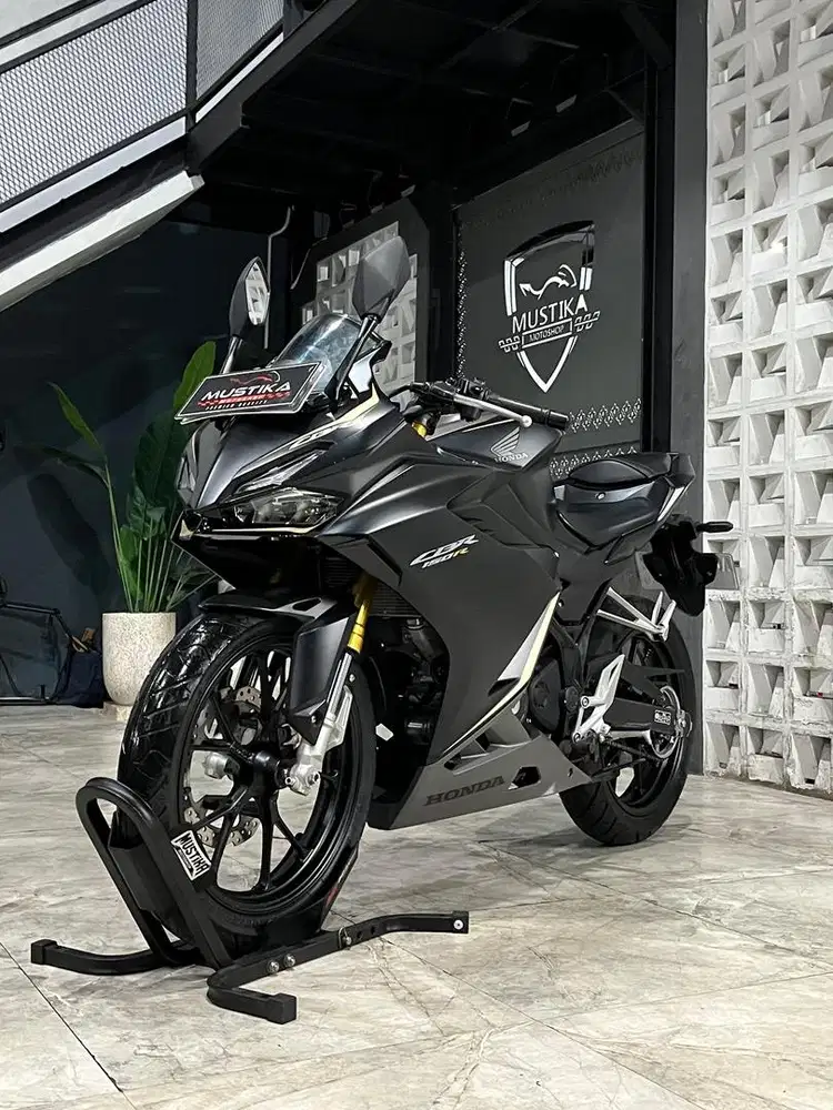 Terbatas!!Honda CBR 150 Th 2024 - Ayu Mustika