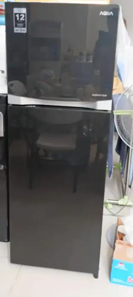 Dijual Kulkas merk Aqua Inverter 2 pintu
