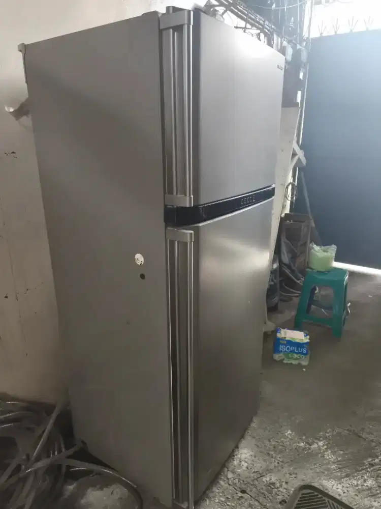 kukas Sharp 2 pintu