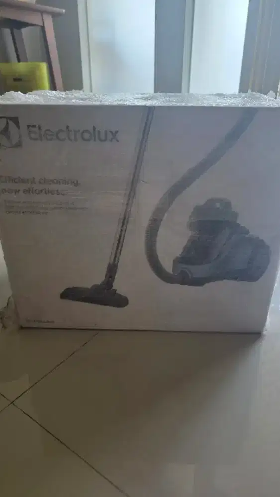 ELECTROLUX VACUUM CLEANER TABUNG EC31-2BB