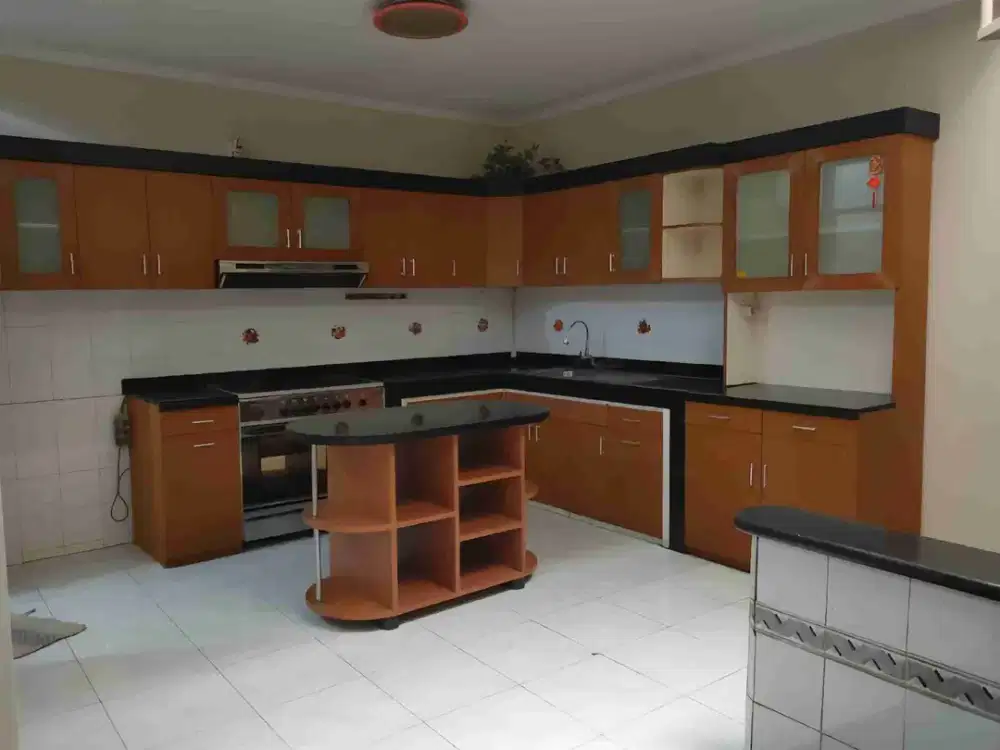 Jual dan sewa rumah siap pakai bersih terawat dekat kemana2