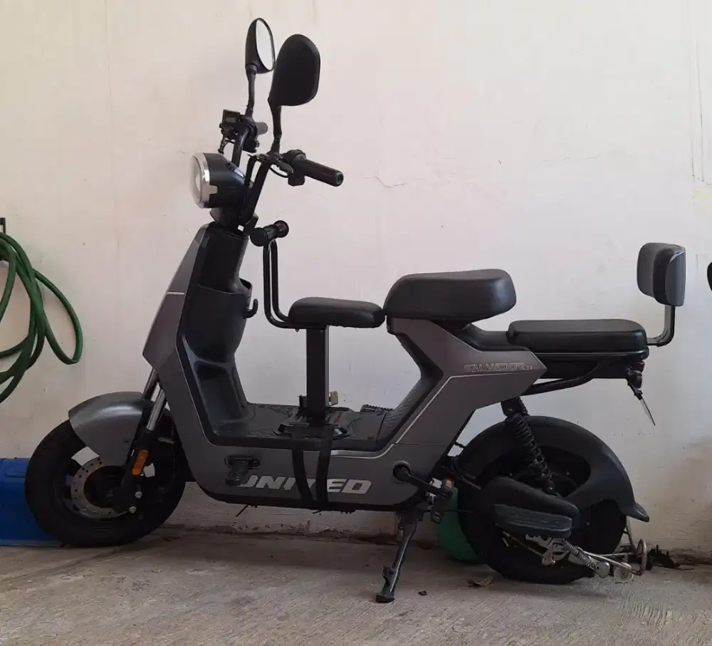 Sepeda Listrik United Salvador 2.0 grey