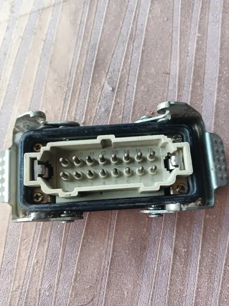 Konektor listrik tegangan tinggi 16 pin