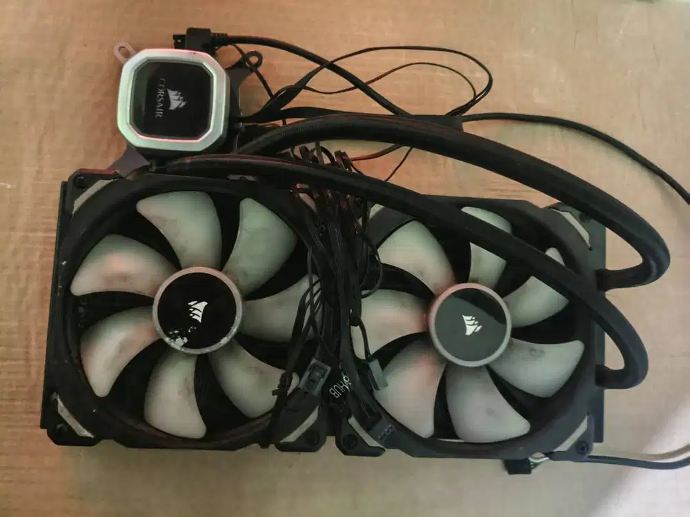 Corsair H115i RGB PLATINUM 280mm Liquid CPU Cooler - (no BOX)