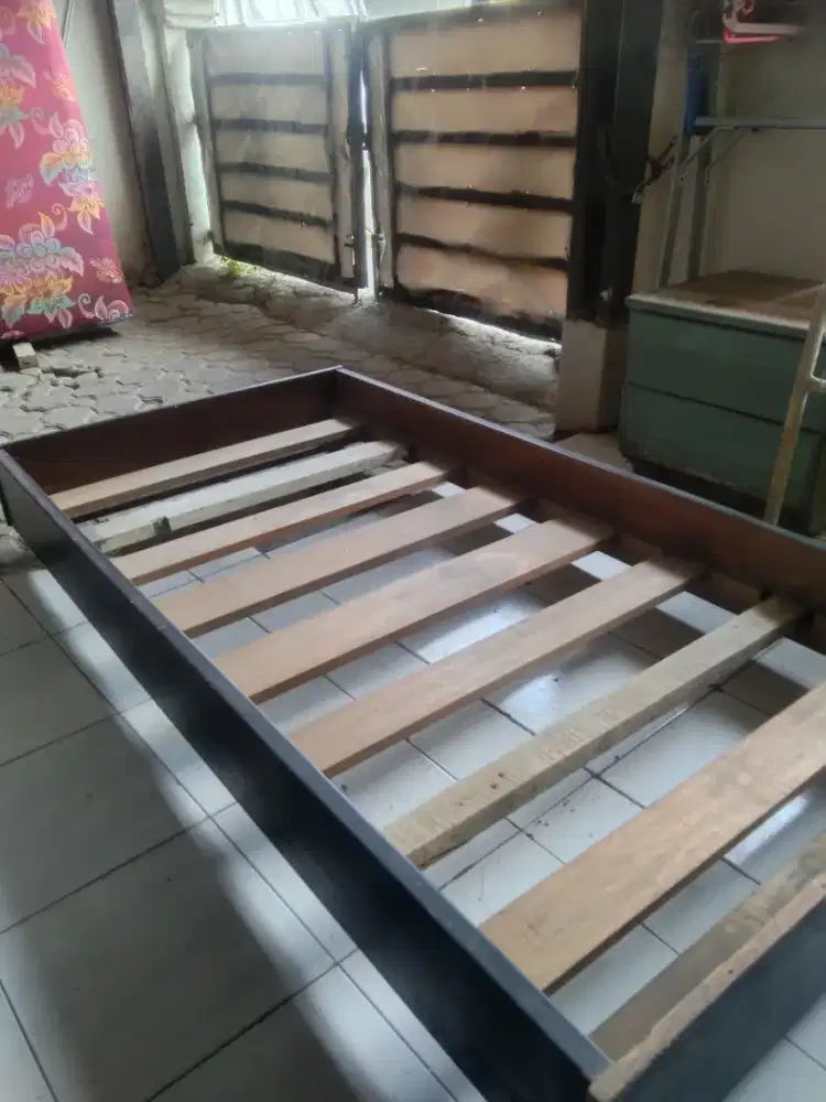 ranjang kayu jati uk 90x180