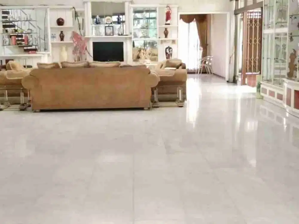 Dijual Rumah 2 lantai terawat Manyar Kertoarjo
