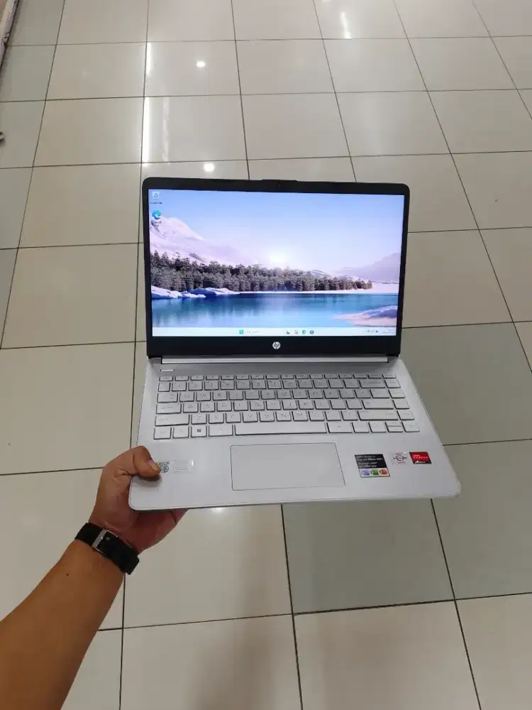 Laptop HP 14s Athlon Silver Ram 4 GB SSD 512 GB Windows 11