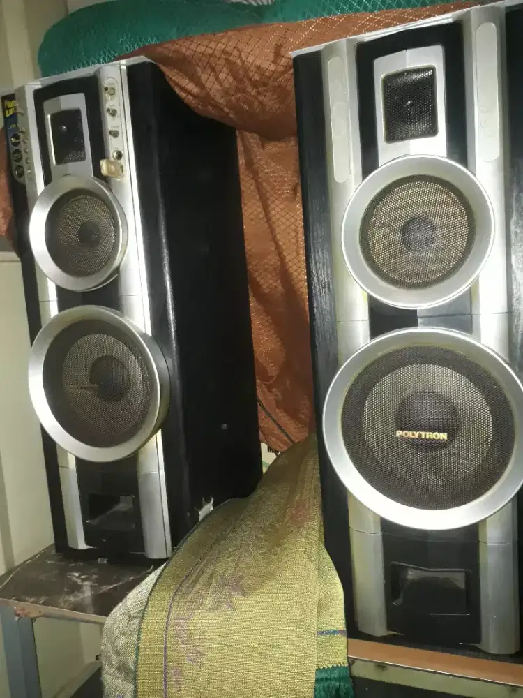 Speaker aktif polytron